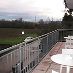 Diamond House Deluxe 4 *